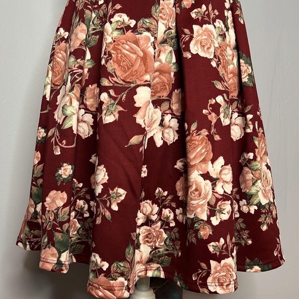 CHARLOTTE RUSSE MEDIUM NWT ROSES FLORAL SLEEVELESS ALINE DRESS - Picture 4 of 10